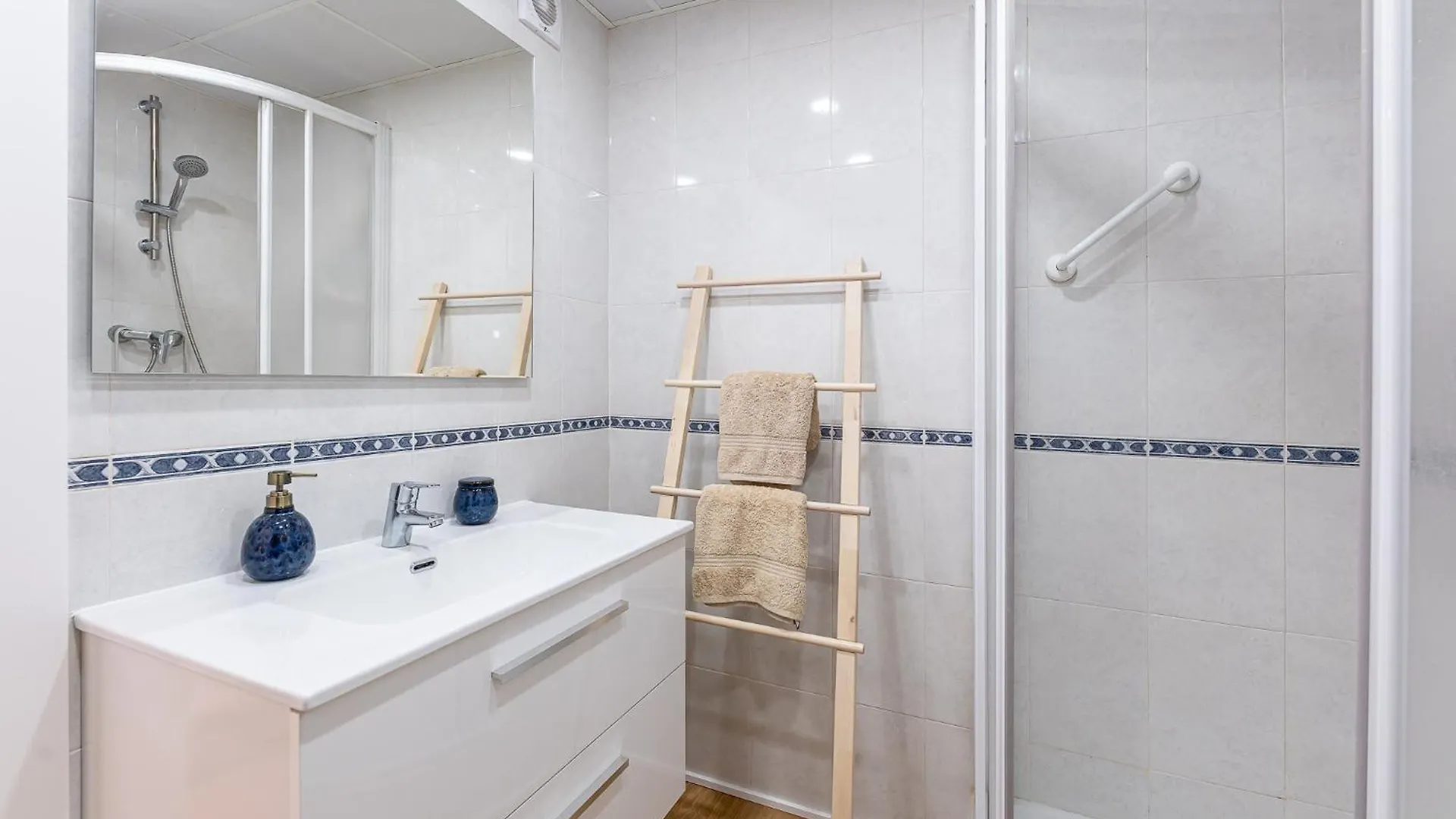 Apartment 797 Holiday Rentals - Apartamento Con Hermosas Vistas Benalmadena